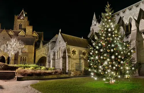 A Catedral de Christchurch em Dublin na Época de Natal
